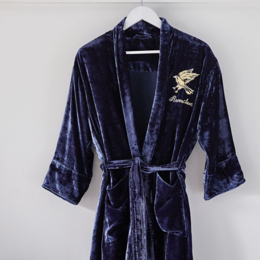Harry Potter™ Ravenclaw™ Velvet Robe